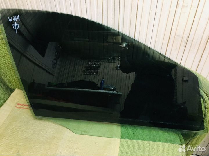 Стекло переднее правое Mercedes w164