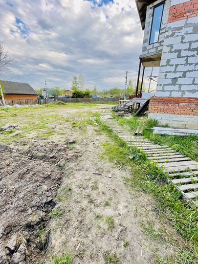 Дом 196,8 м² на участке 15,1 сот.