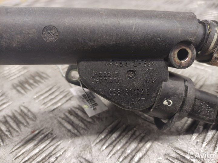 Корпус термостата для Volkswagen Golf 5 038121032G