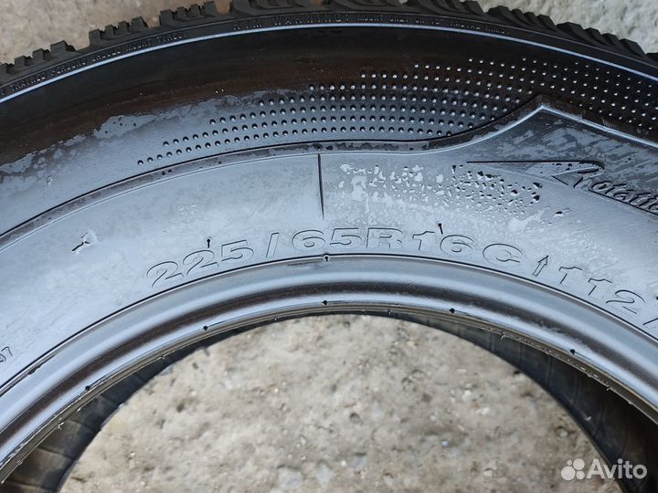 Kumho Power Grip KC11 225/65 R16C 112R