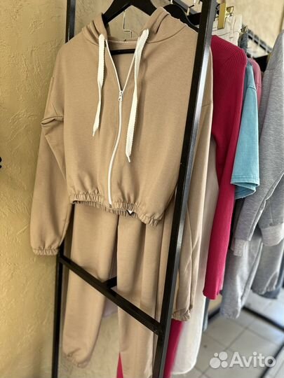 Спортивный костюм женский