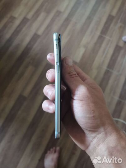 Телефон iPhone 6
