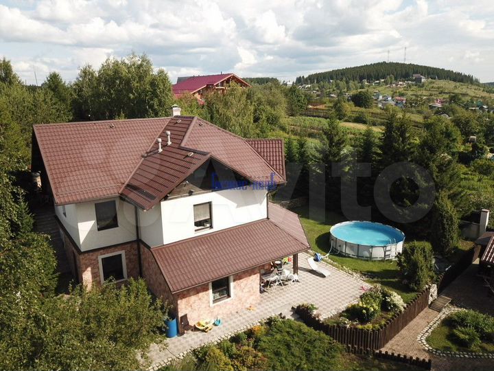 Коттедж 200 м² на участке 30 сот.