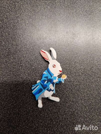 Значок деревянный - Кролик