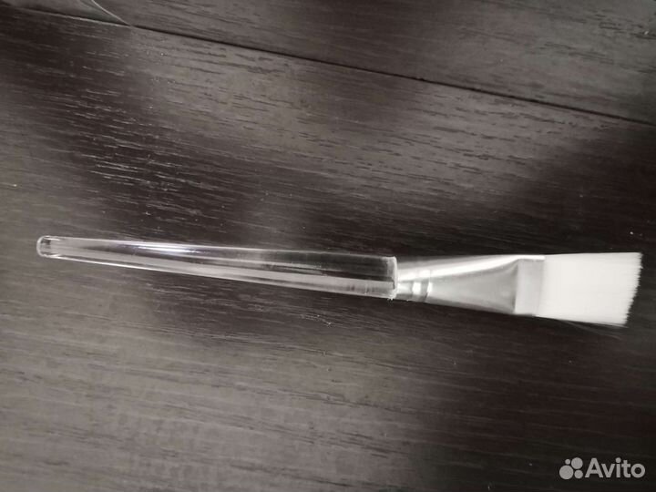 Кисть для нанесения масок