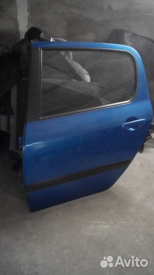 Дверь задняя левая Peugeot 307