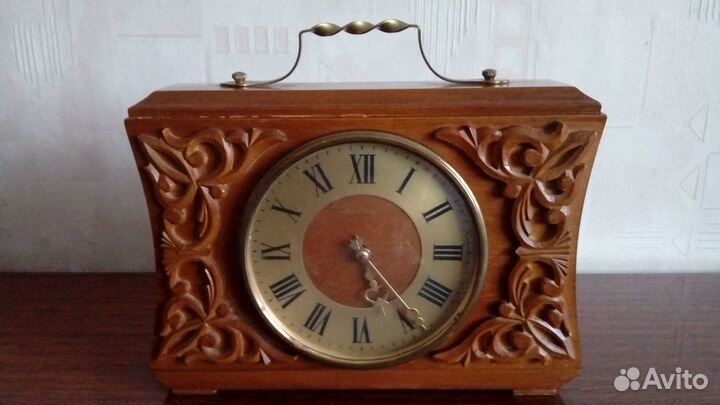 Настольные часы 