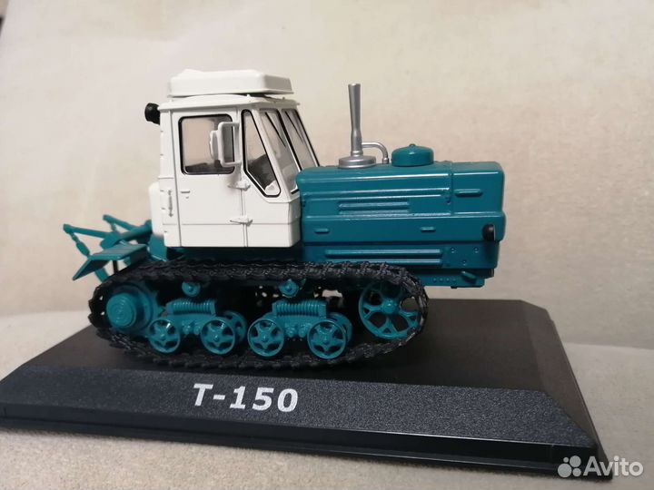 Модель трактора Т-150 гусеничный