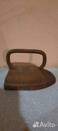 Утюг чугунный