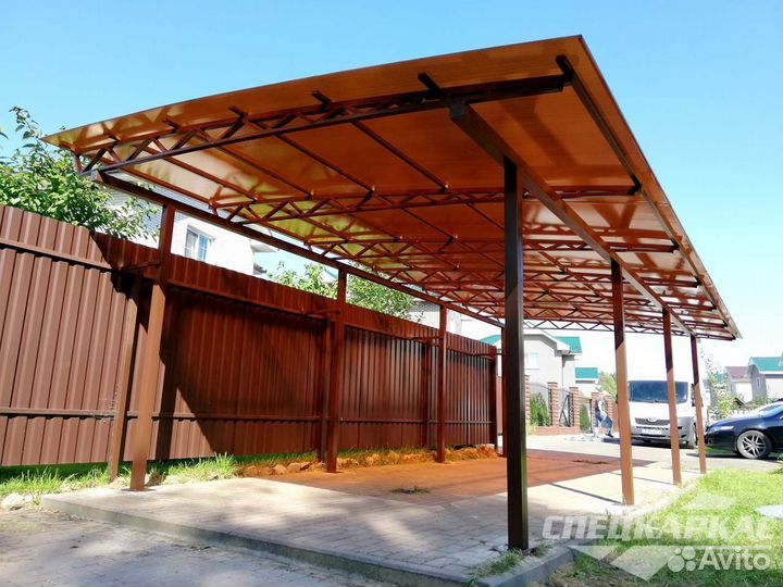 Консольный навес с монолитным поликарбонатом