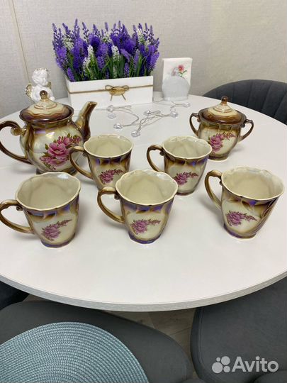 Сервизы подарочные 2 разных комплекта