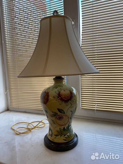 Лампа настольная Америка