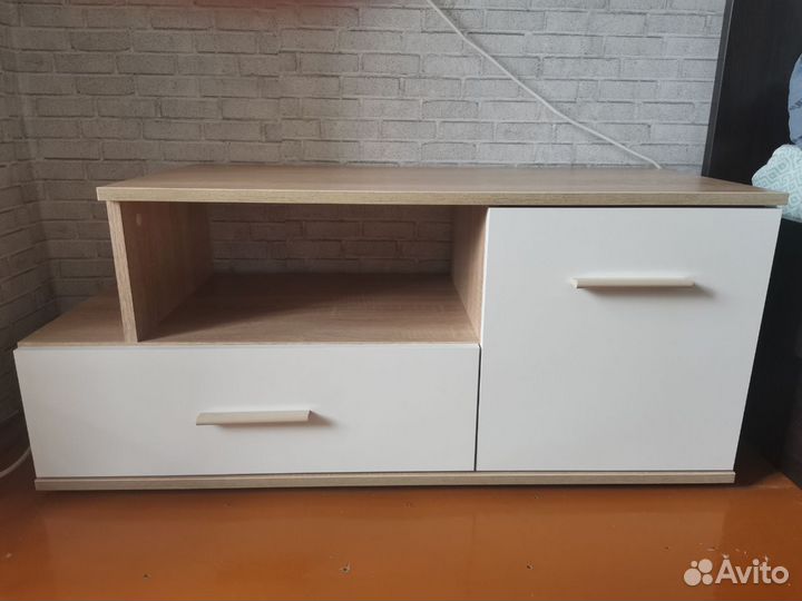 Тумба под телевизор