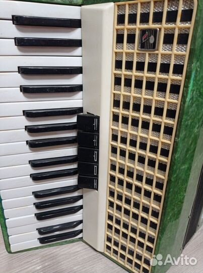 Аккордеон Заря 2