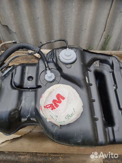 Топливный бак на toyota 200, 4.5 дизель, 2016 года
