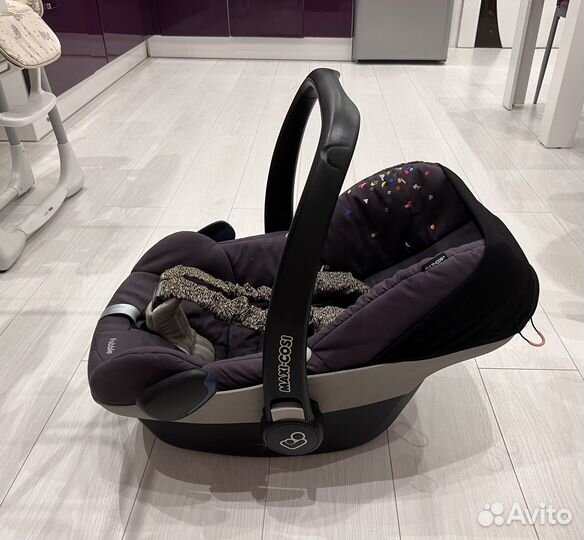 Автолюлька maxi cosi + база + адаптеры