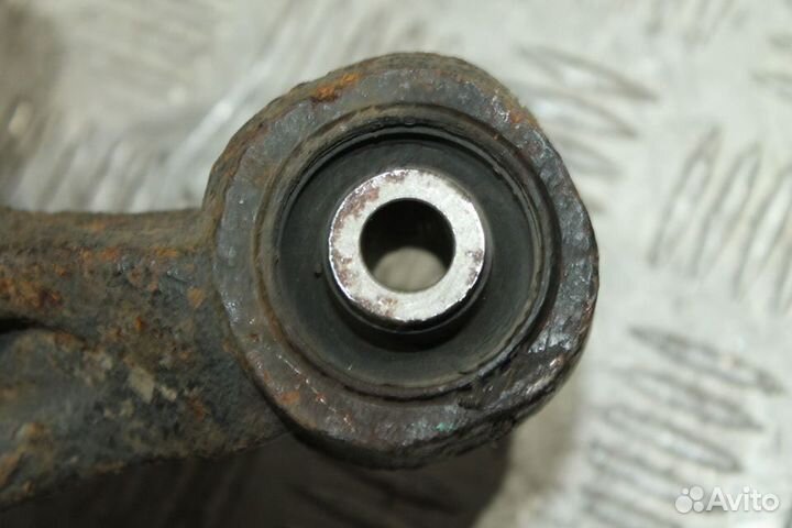 Кулак задний правый (цапфа) Subaru Outback BR B14