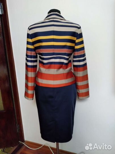 Костюм женский новый