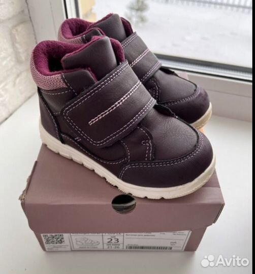 Ботинки на девочку 23