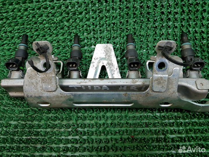 Топливная рампа с форсунками Nissan Tiida SC11X