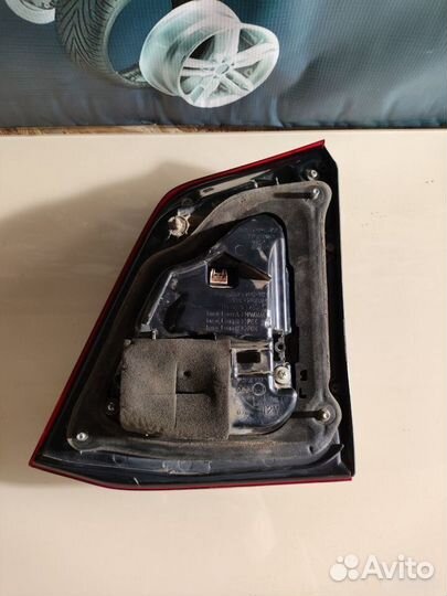 Фонарь крышки багаж. левый Toyota Land Cruiser 200