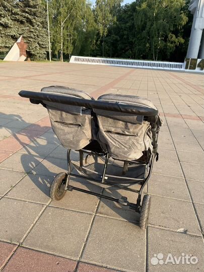 Прогулочная коляска для двойни