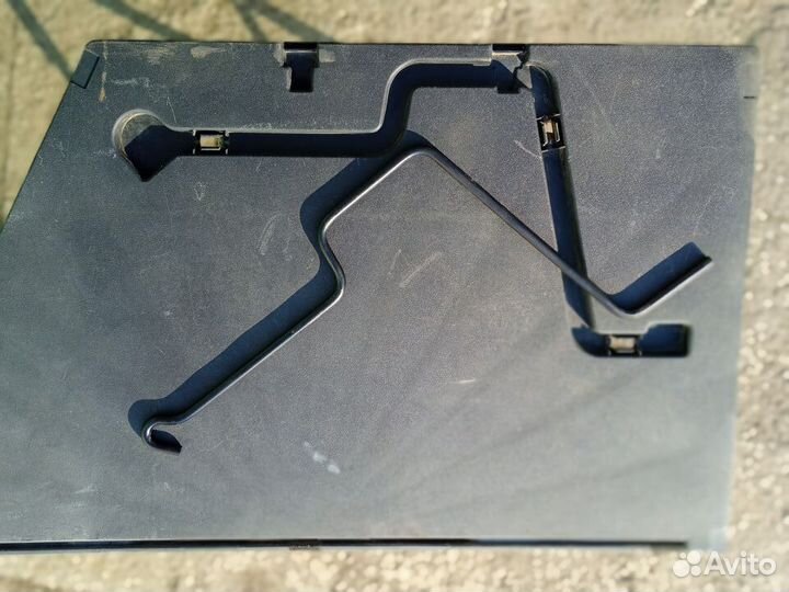 Полик в багажник Мазды с домкратным ключом