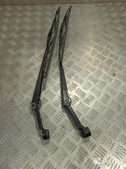 Поводок дворника передний Daewoo Gentra седан 1.5