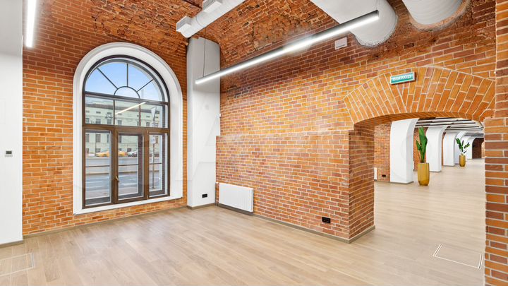 Сдам торговое помещение, 293.3 м²