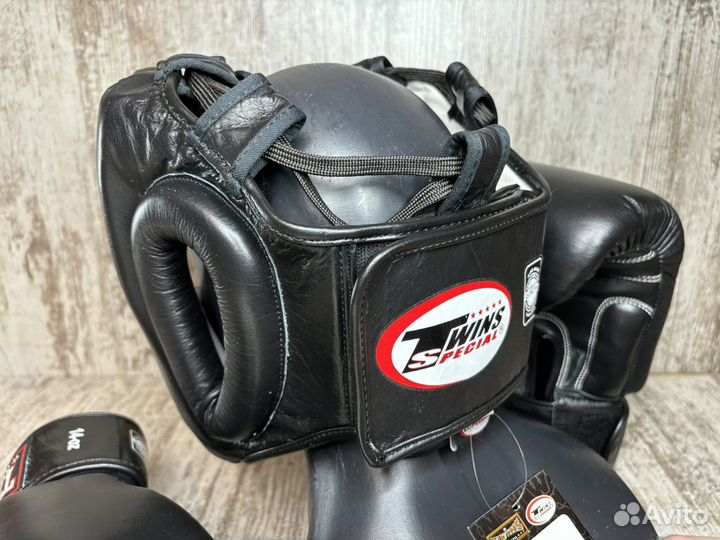 Боксерские перчатки и шлем комплект