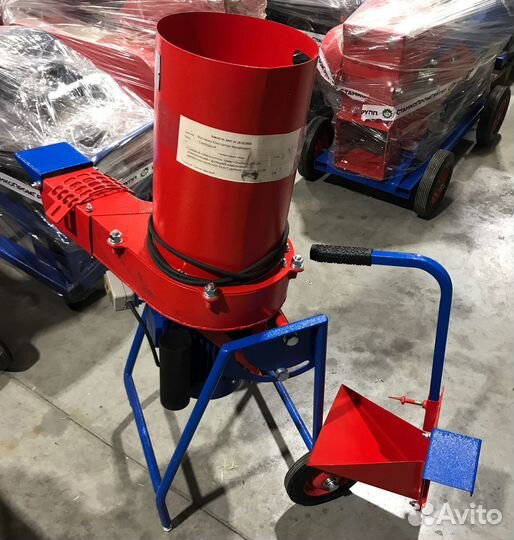 Измельчитель травы и веток 2в1 утр-1378