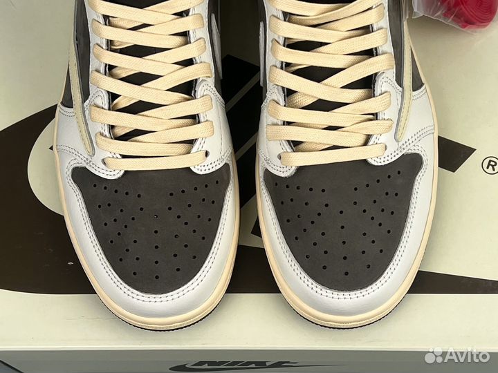 Travis Scott x Nike Jordan 1 Low Reverse Mocha