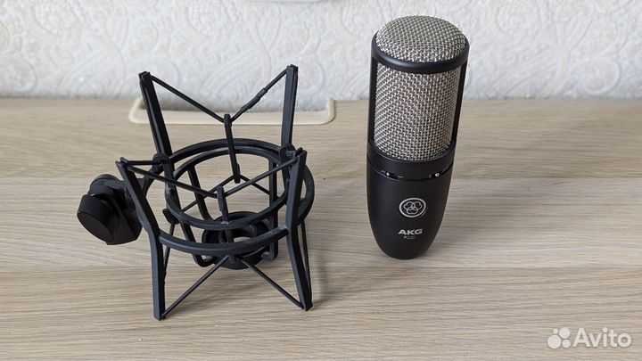 Микрофон AKG 220