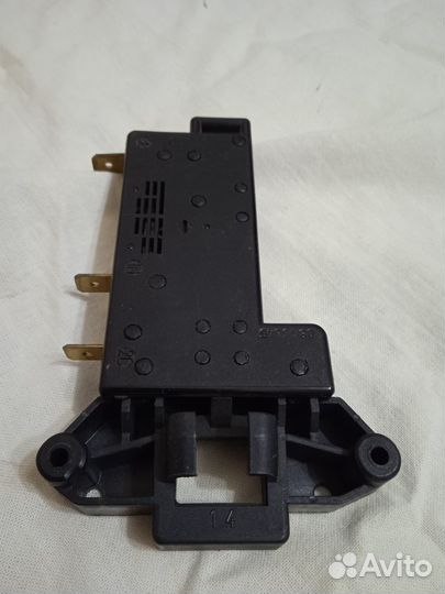 Замок люка 0050096 на стиральную машину Bosch