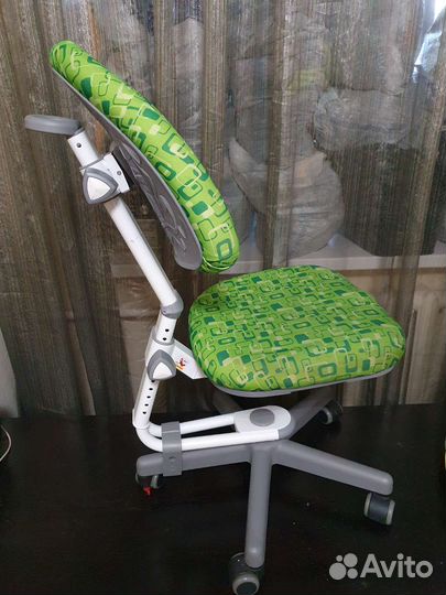 Компьютерное кресло детское анатомическое