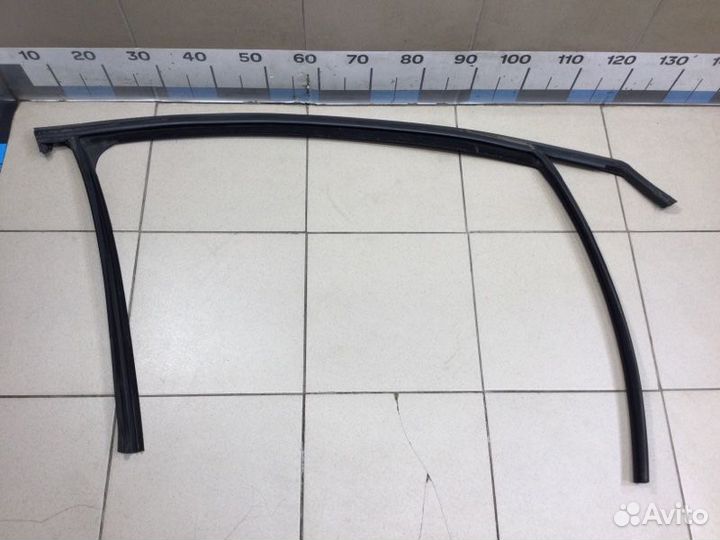 Уплотнитель стекла двери Chevrolet Cruze седан 1