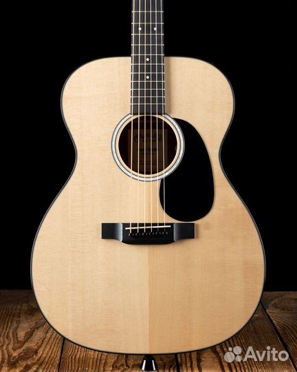 Martin Guitars 000-12E Koa