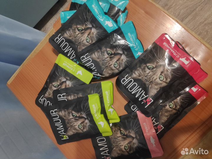 Корм для кошек и наполнитель для туалета