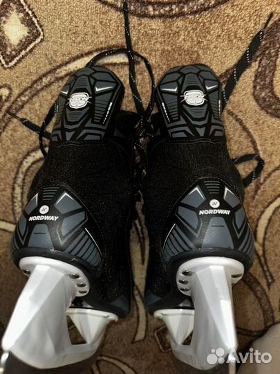 Коньки хоккейные