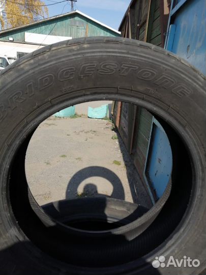 Bridgestone Dueler H/T 843 215/60 R17