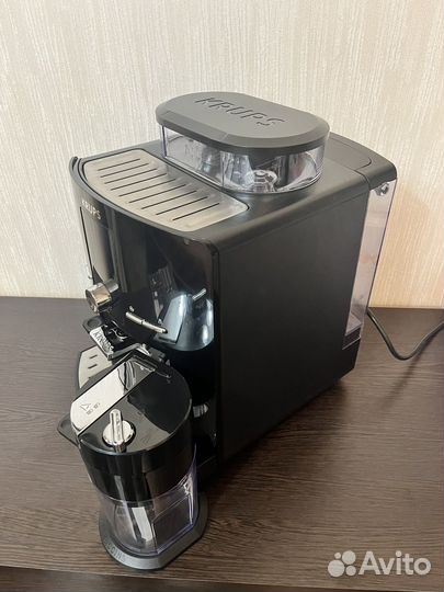 Кофемашина Krups Espresseria EA829810