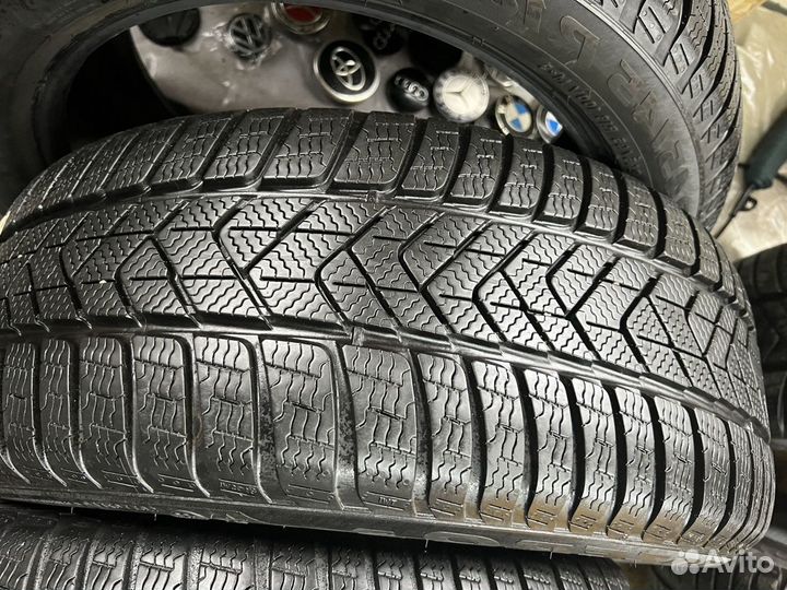 Pirelli Scorpion Winter RFT 245/45 R18
