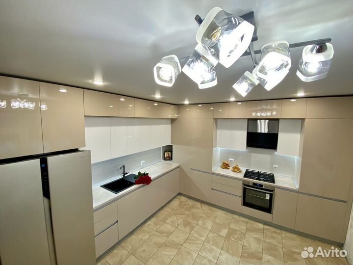 Прямой Кухонный гарнитур на заказ в Новосибирске