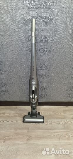Продам пылесос вертикальный Bosch