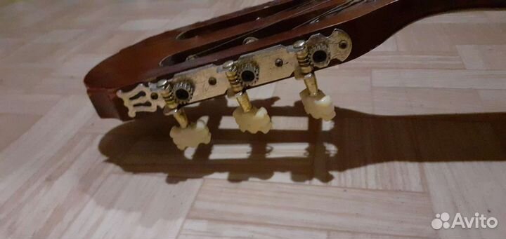 Гитара 6 ти струнная