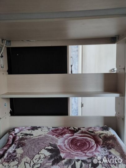 Кровать двухъярусная