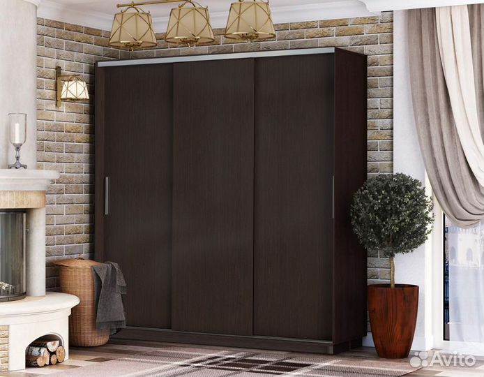 Шкаф купе без зеркал трехстворчатый