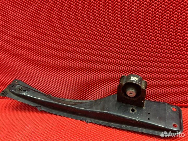 Лыжа Toyota Noah ZWR80G 2ZR-FXE 2015