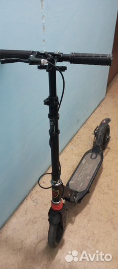 Городской самокат с ручным тормозом