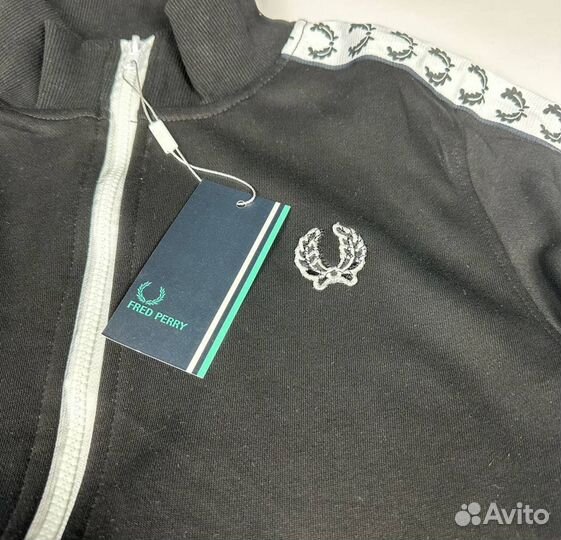 Зипка Fred Perry